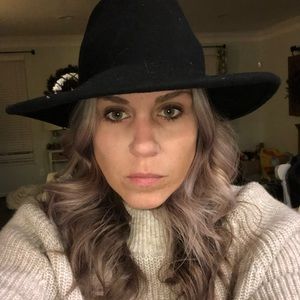 Meet your Posher, Marianne